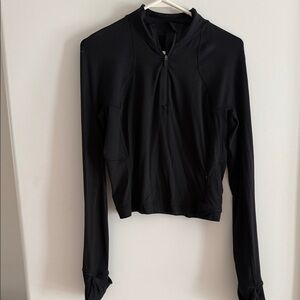 Women’s Lululemon crop pullover